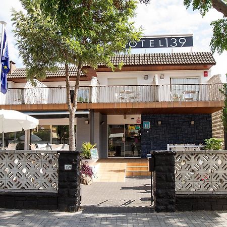 Hotel 139 Castelldefels Exteriör bild