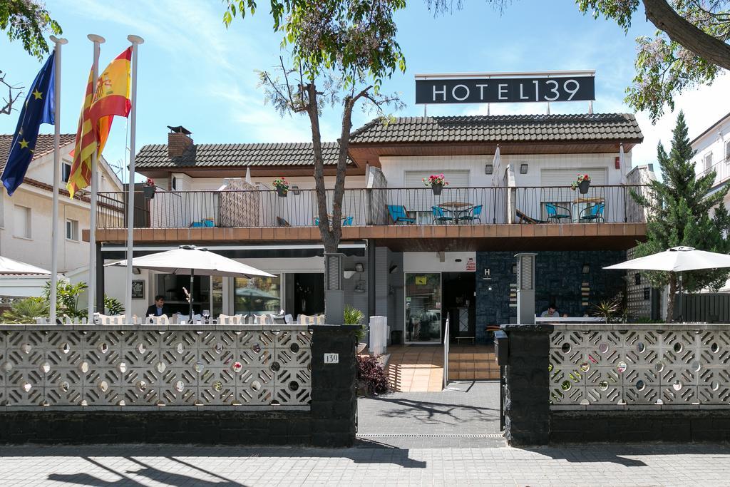 Hotel 139 Castelldefels Exteriör bild